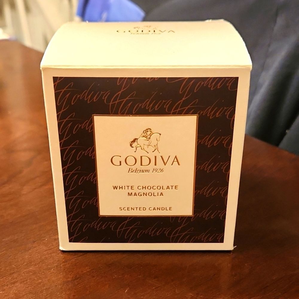 Godiva Scented Candle "White Chocolate Magnolia" 7.5oz NIB